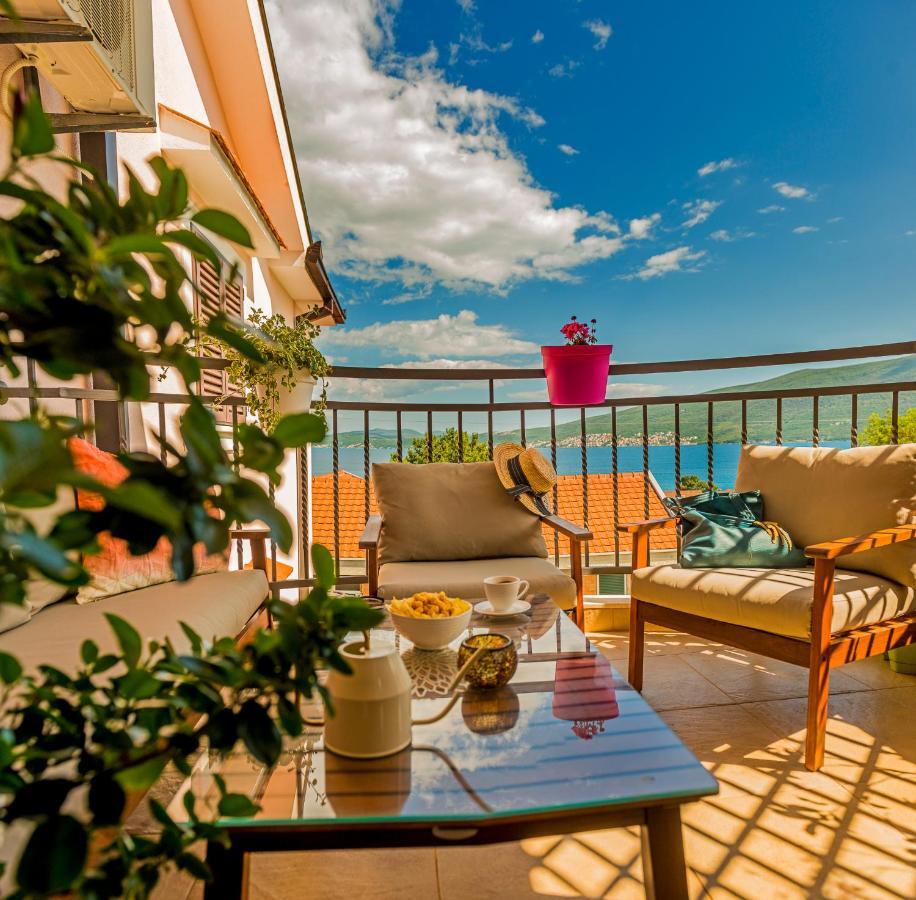 Cicciobello Lux Apartment Baosici With Stunning Sea View Exterior photo