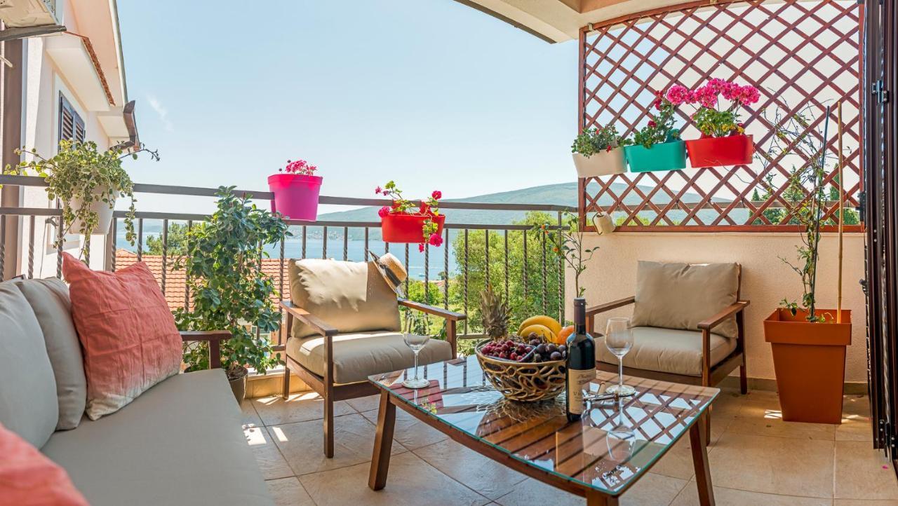 Cicciobello Lux Apartment Baosici With Stunning Sea View Exterior photo