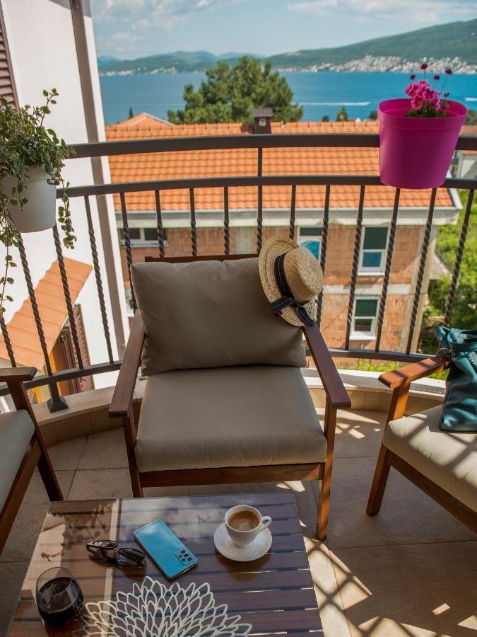 Cicciobello Lux Apartment Baosici With Stunning Sea View Exterior photo